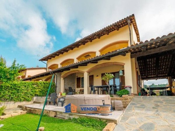 casa indipendente in vendita a Monforte d'Alba