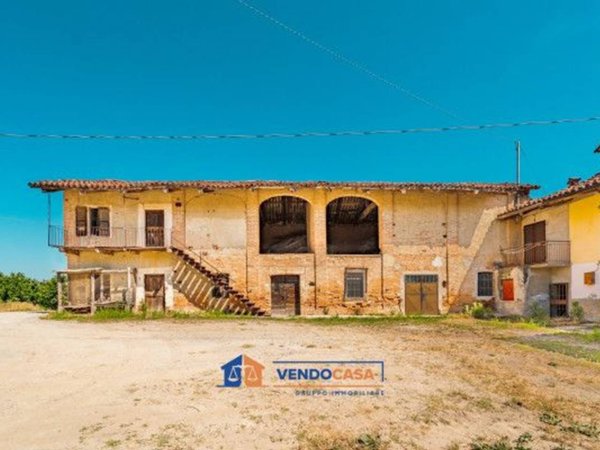 casale in vendita a Monforte d'Alba
