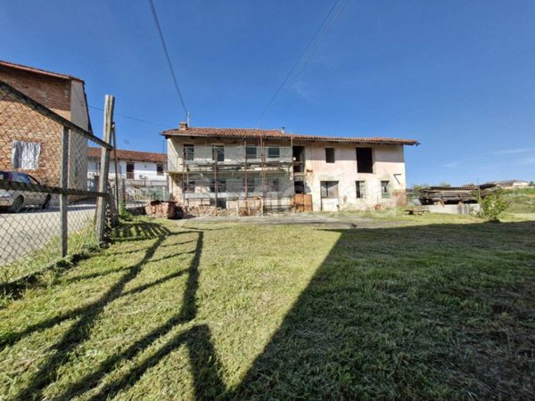 casa indipendente in vendita a Montà