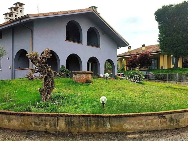 casa indipendente in vendita a Montà