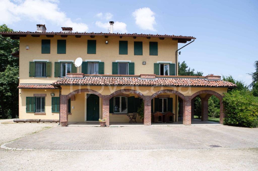casa indipendente in vendita a Montà