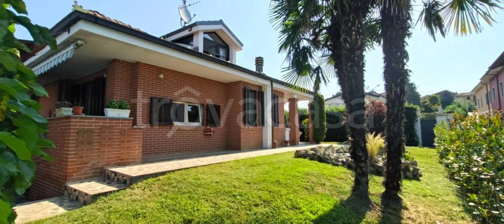 casa indipendente in vendita a Montà