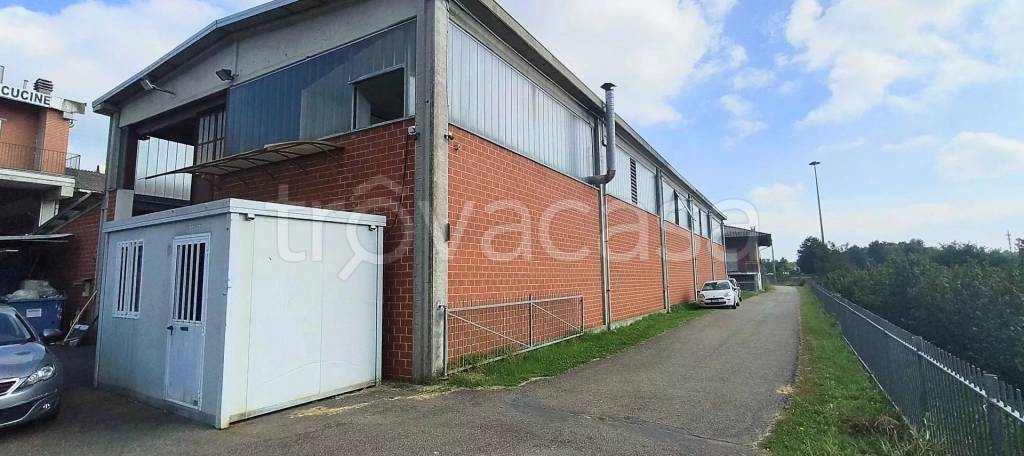 locale commerciale in vendita a Montà