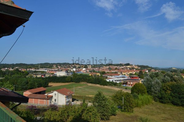 esavano in vendita a Montà