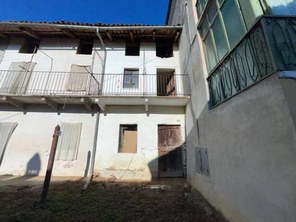 casale in vendita a Montà