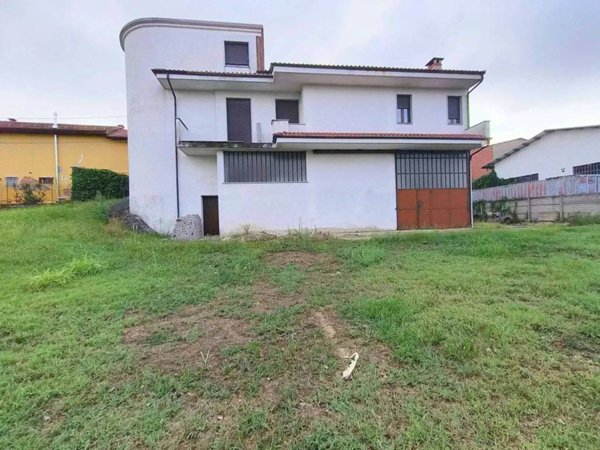 casa indipendente in vendita a Montà