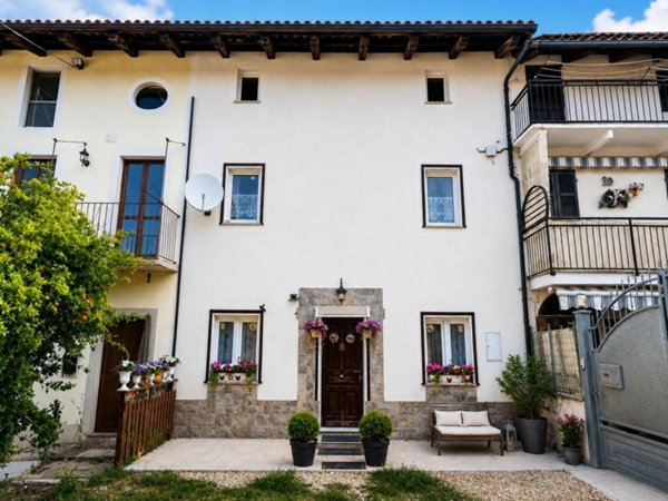 casa indipendente in vendita a Montà