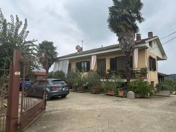 casa indipendente in vendita a Montà
