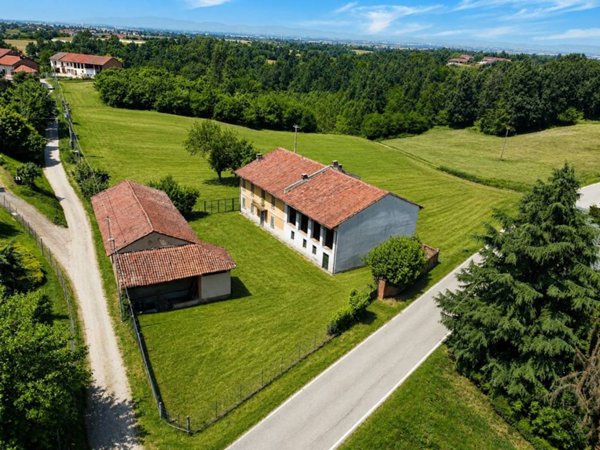 casa indipendente in vendita a Montà