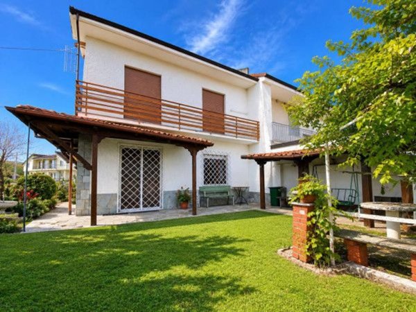 casa indipendente in vendita a Montà