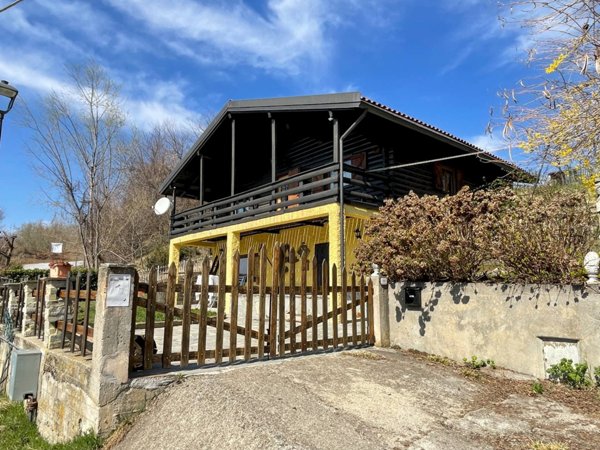 casa indipendente in vendita a Montaldo di Mondovì