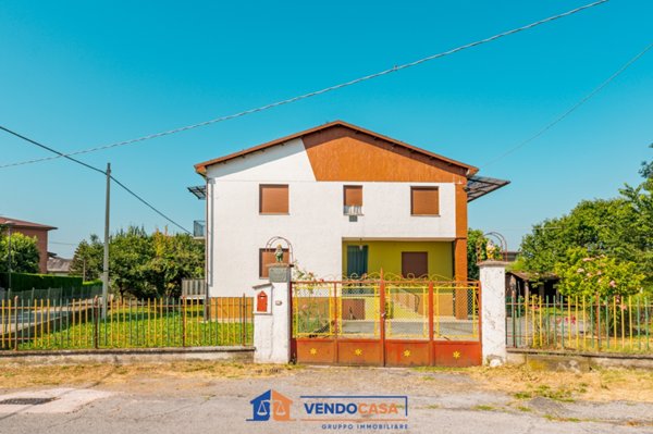 casa indipendente in vendita a Montanera