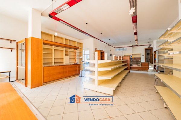 locale commerciale in vendita a Montanera