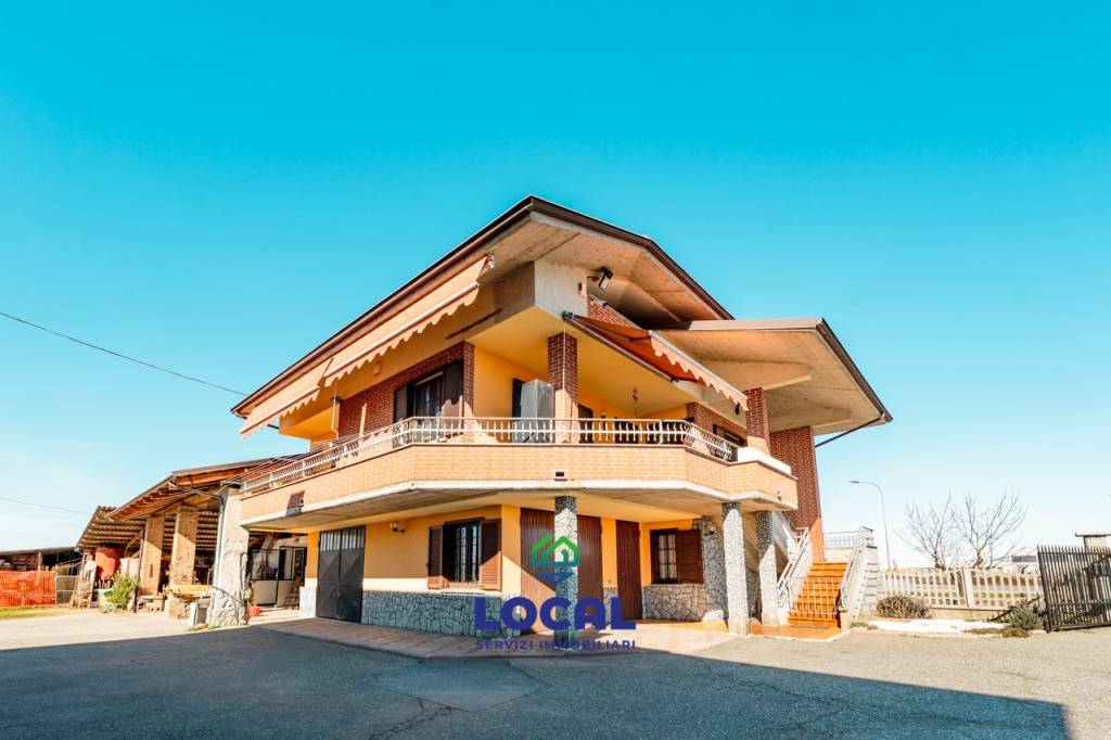 casa indipendente in vendita a Montanera