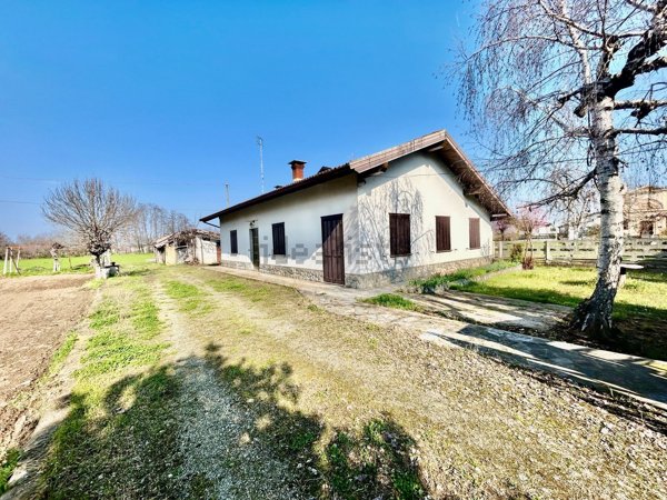 casa indipendente in vendita a Montanera