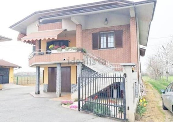 casa indipendente in vendita a Montanera