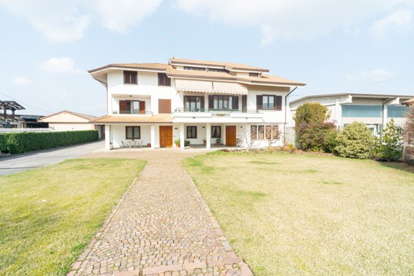 casa indipendente in vendita a Montanera