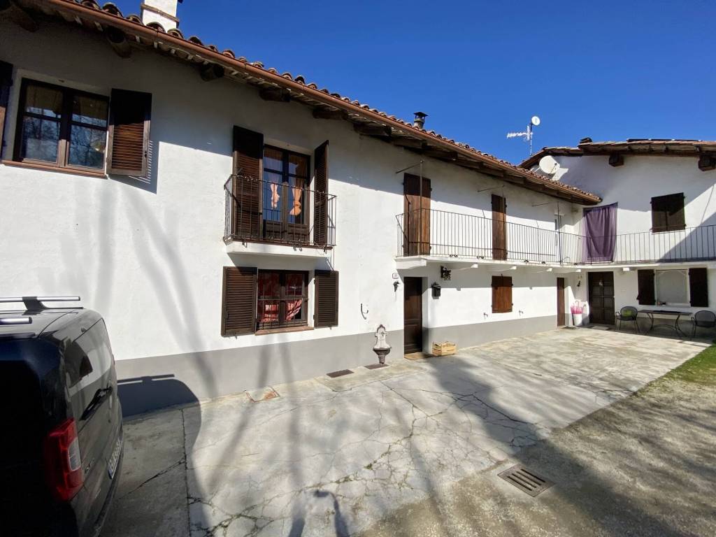 casa indipendente in vendita a Montelupo Albese