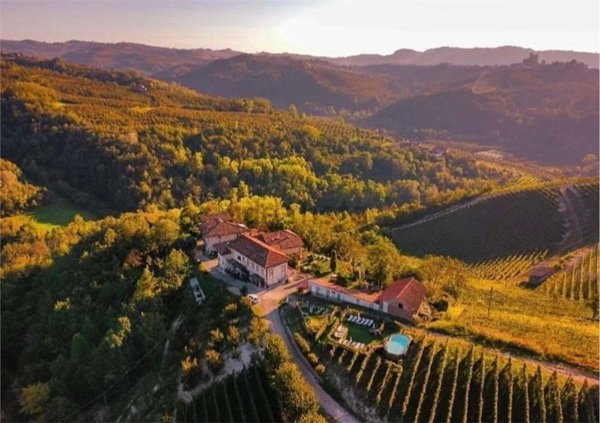 casale in vendita a Montelupo Albese