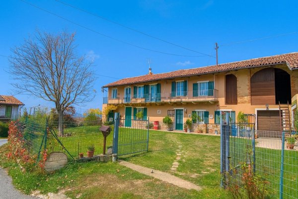 pentavano in vendita a Montelupo Albese