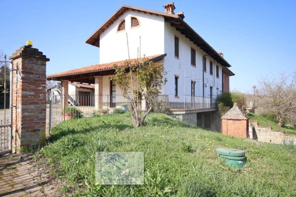 casa indipendente in vendita a Montelupo Albese