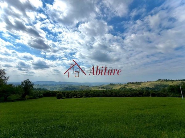 casale in vendita a Montelupo Albese