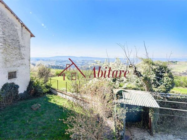 casa indipendente in vendita a Montelupo Albese