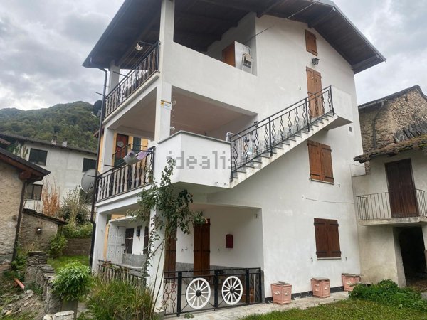 appartamento in vendita a Monterosso Grana in zona Russa
