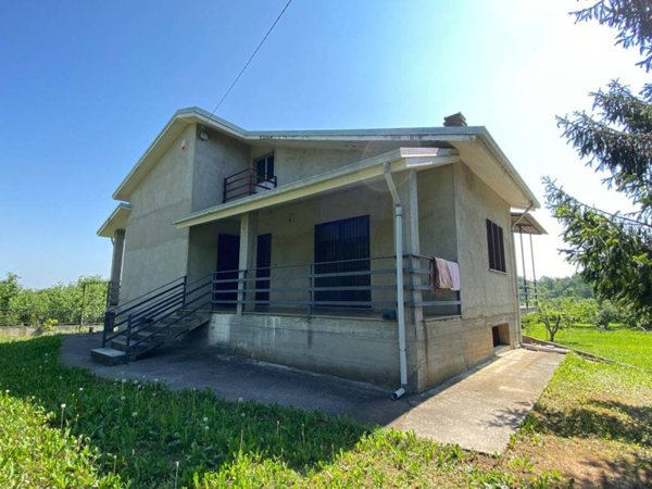 casa indipendente in vendita a Monteu Roero