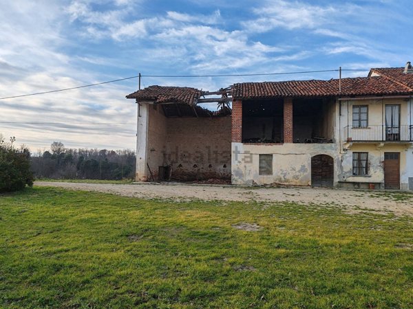 casale in vendita a Monteu Roero