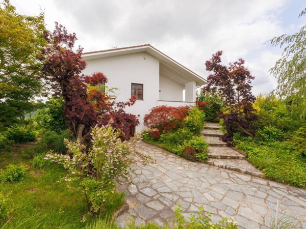 casa indipendente in vendita a Monteu Roero