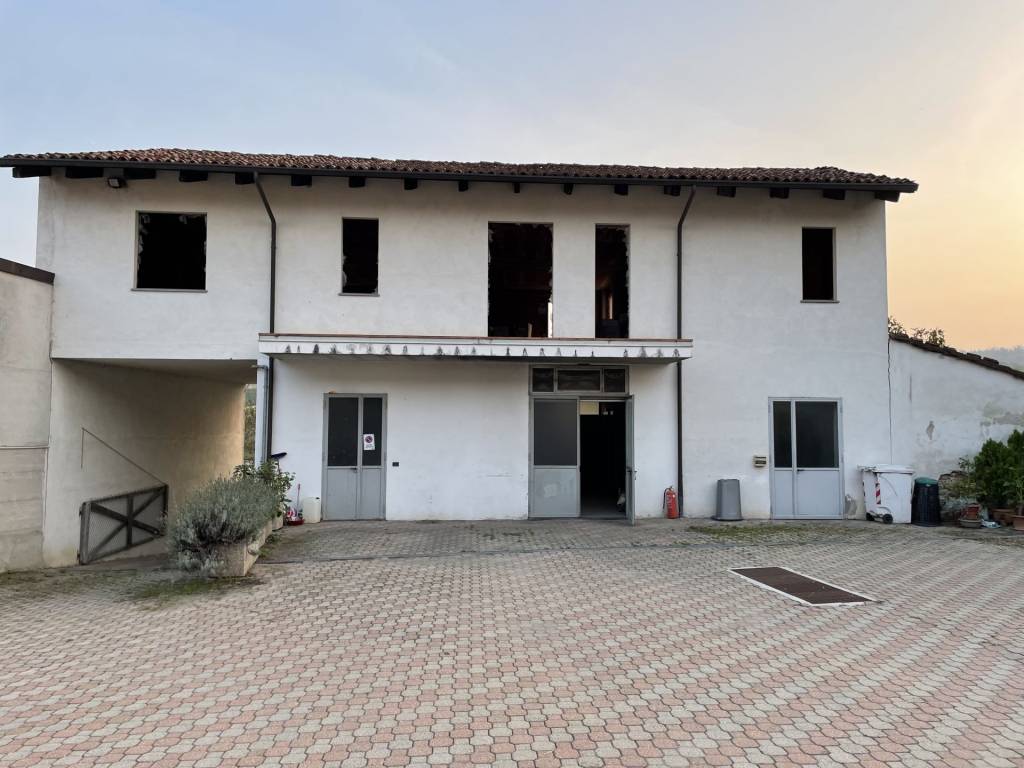 casa indipendente in vendita a Monticello d'Alba