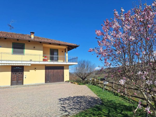casa indipendente in vendita a Monticello d'Alba