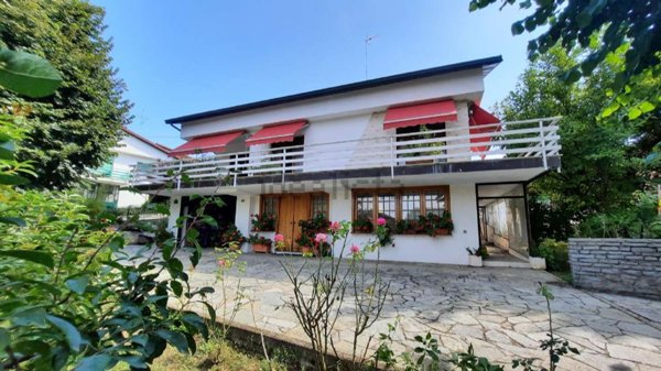 casa indipendente in vendita a Monticello d'Alba