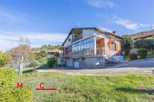 casa indipendente in vendita a Monticello d'Alba