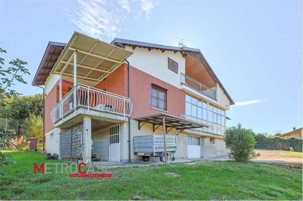 casa indipendente in vendita a Monticello d'Alba