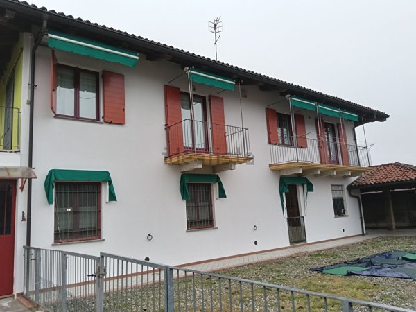 casa indipendente in vendita a Monticello d'Alba