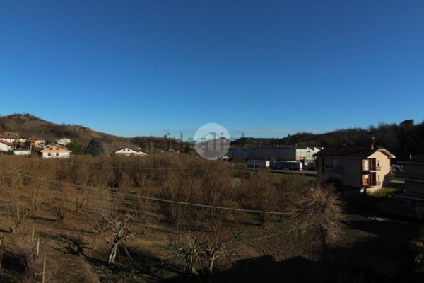 casa semindipendente in vendita a Monticello d'Alba