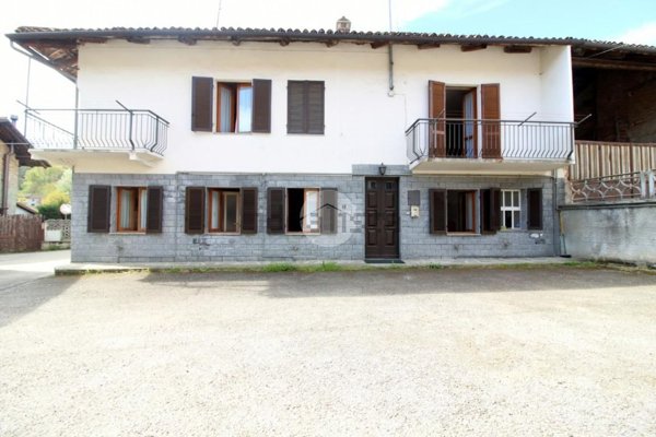 casa semindipendente in vendita a Monticello d'Alba