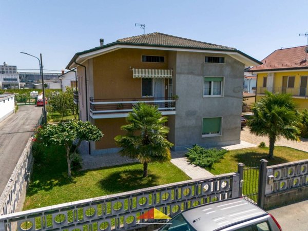 casa indipendente in vendita a Moretta