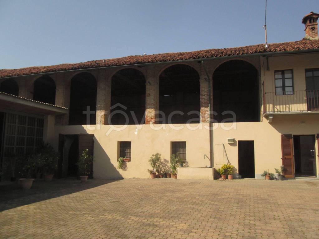 casa indipendente in vendita a Moretta