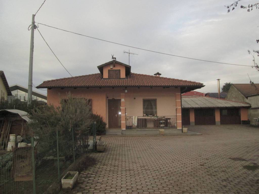 casa indipendente in vendita a Moretta