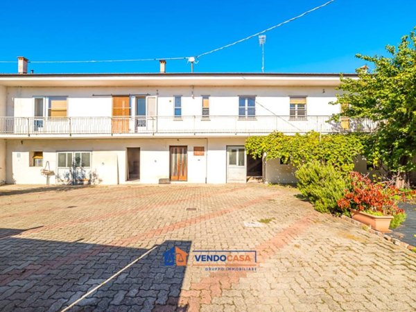 casa indipendente in vendita a Moretta