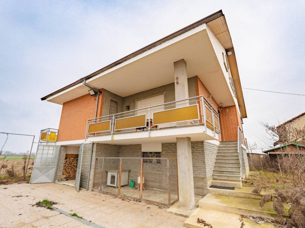 casa indipendente in vendita a Moretta in zona Roncaglia