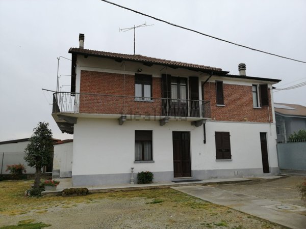 casa indipendente in vendita a Moretta