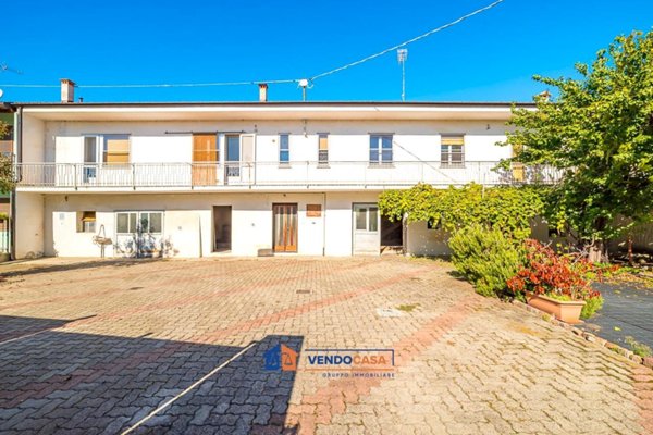 casa indipendente in vendita a Moretta