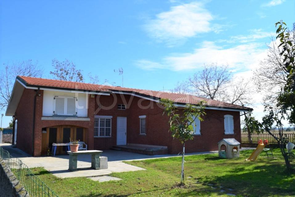 casa indipendente in vendita a Moretta