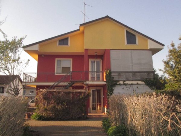 casa indipendente in vendita a Moretta