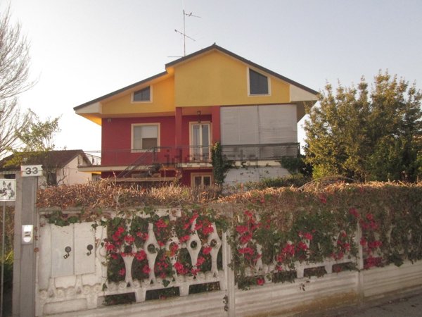 casa indipendente in vendita a Moretta