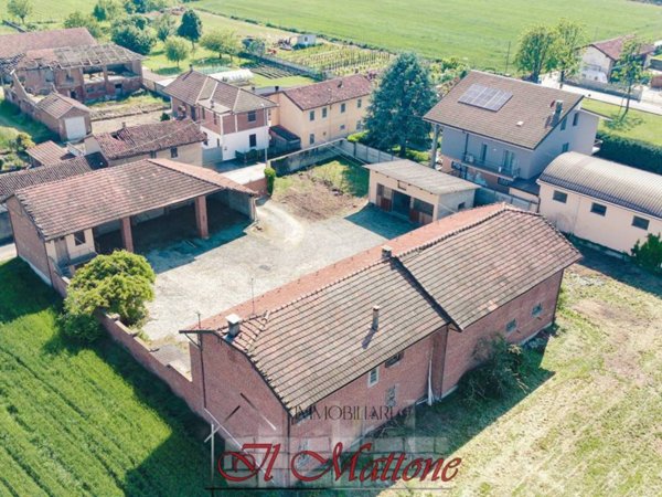 casa indipendente in vendita a Moretta